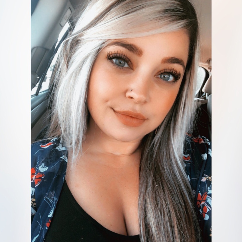 Meet your Posher, Jenika
